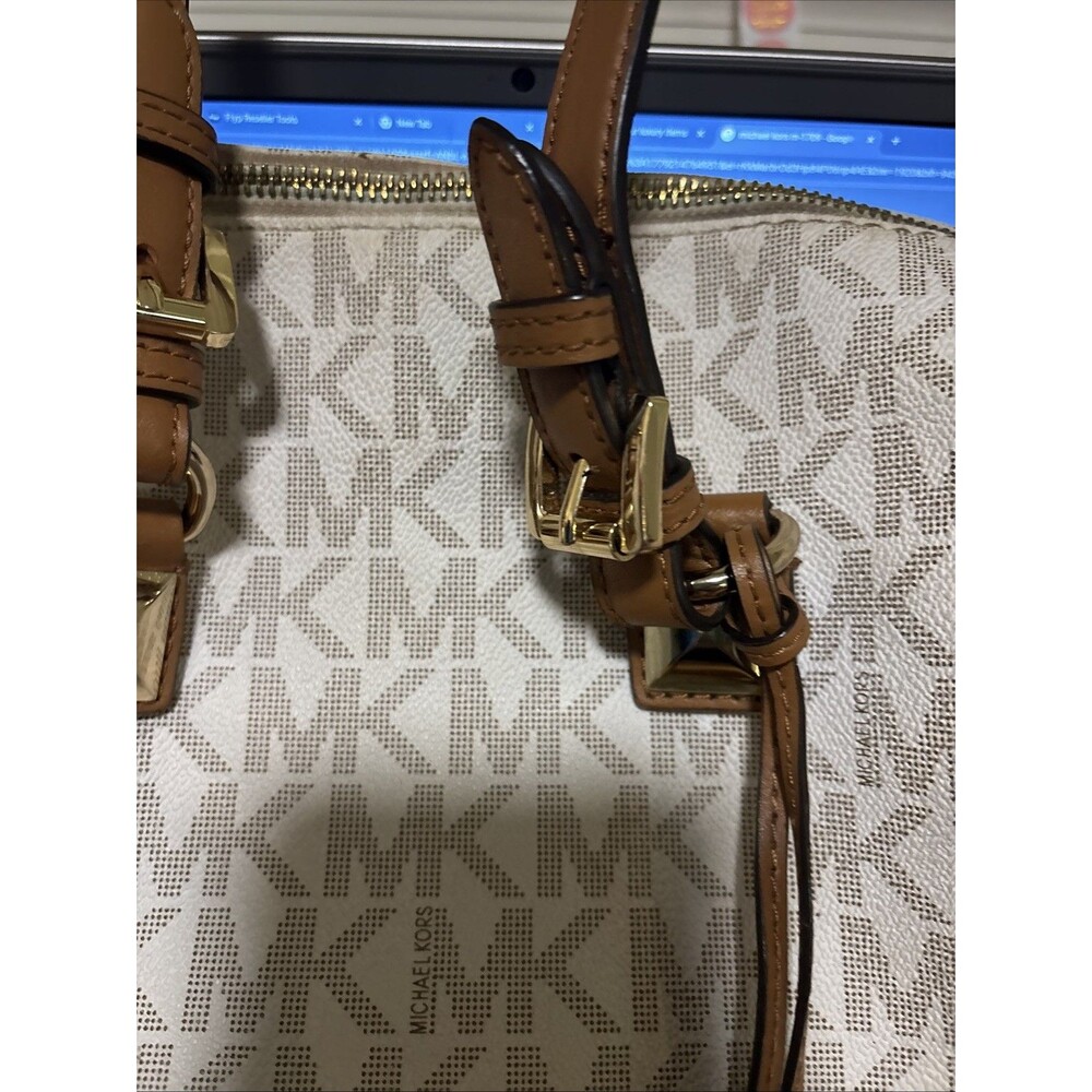 Michael Kors Kirby Purse With Dust Bag - Picture 2 of 9
